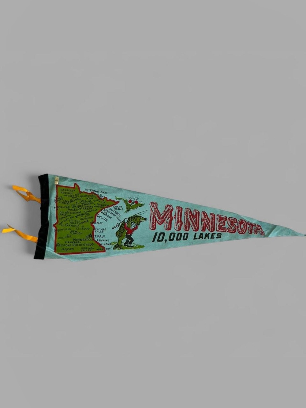 Vintage 60’s Retro Minnesota “10,000 Lakes” Felt Pennant